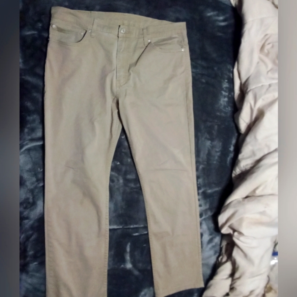 511 tan Levi jeans slim not snug